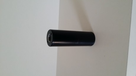 Silenciador lobo mini de aluminio anonizado. De 10 cms de longitud y tres camaras. Hecho por encargo. 10