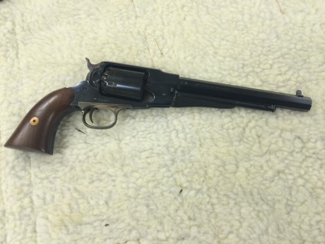 hola! 

Pongo a la venta PIETTA 1858 REMINGTON NEW MODEL ARMY de un amigo, en calibre 44 con cañón de 40