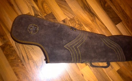 Vendo una funda para rifle con visor.
Está totalmente nueva. Es de piel vuelta y relleno de borrego.
110 02