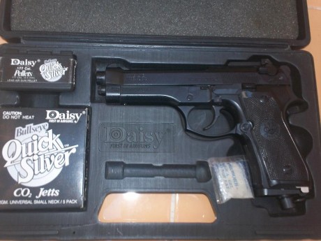 Vendo una gamo PR15 cal 4. 5 en perfecto estado con maletin imitacion a aluminio incluido la otra es una 10