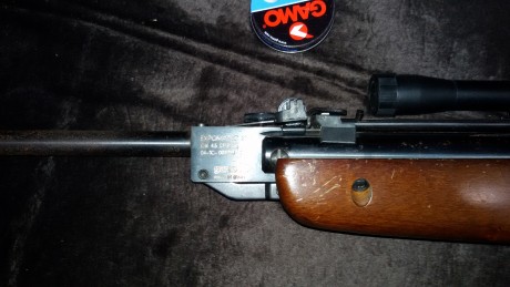 Vendo carabina de balines de 4.5 Gamo Expomatic 2100, con visor telescópico y funda. Tiene carril para 40