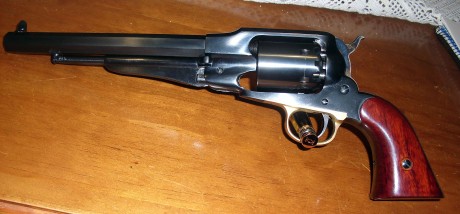 Hola a tod@s , pues eso, vendo revolver Remington cal,44 de A Uberti , cañon de 8 pulgadas ,con solo 18 00