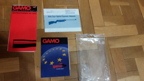 Vendo carabina de balines de 4.5 Gamo Expomatic 2100, con visor telescópico y funda. Tiene carril para 70