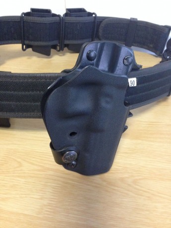 Hola. Por pasarme a una shadow pongo en venta mi glock 17, tiene un año y unos 600 disparos, esta impoluta. 10