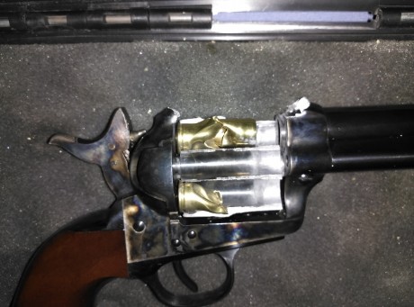 Esata aqui por error las explicaciones estan en otro foro 

Así ha quedado el revolver Uberti 45 lc, hoy 60