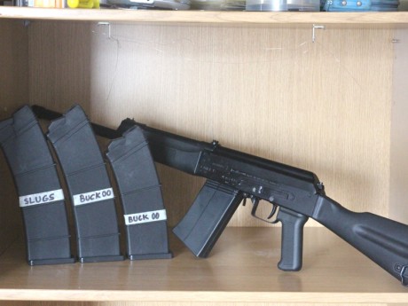 (( VENDIDA!!!!!!! ))

Vendo mi escopeta Saiga 12

del calibre 12 y semi-automatica. Funciona con cargadores. 01