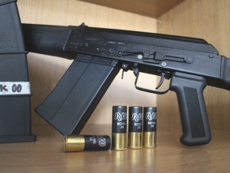 (( VENDIDA!!!!!!! ))

Vendo mi escopeta Saiga 12

del calibre 12 y semi-automatica. Funciona con cargadores. 00