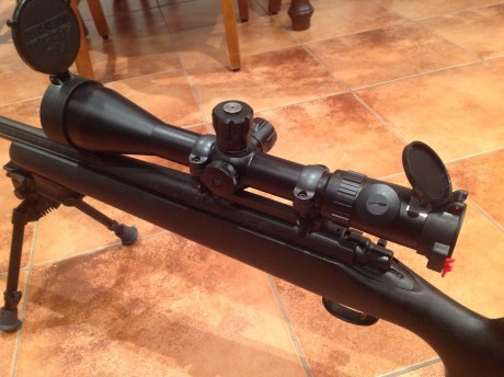 Por venta del fusil, vendo los siguientes accesorios :

Visor Bushnell elite 4200 6-24x50 con retícula 01