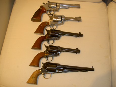 Esata aqui por error las explicaciones estan en otro foro 

Así ha quedado el revolver Uberti 45 lc, hoy 110