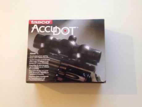 Visor Tasco Accudot, punto rojo, aumento1x30. Color plata por 25€. Sin estrenar con su caja original. 01