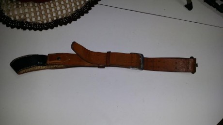 Vendo guante de tiro geheman 20 euros, correa de tiro para chaqueta 20 euros y gorra de tiro anschutz 01