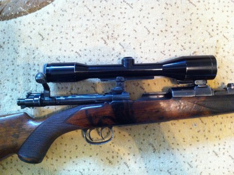 Necesito ayuda para aconsejarme como montar este visor en un mauser  mod.98 (98k yugoslavo).

El visor 10