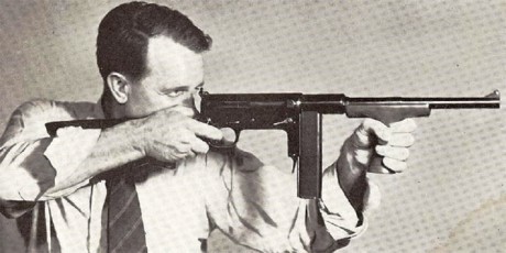 Hace unos días encontré por casualidad en una web extranjera un arma a la venta que hacía muchos años 100