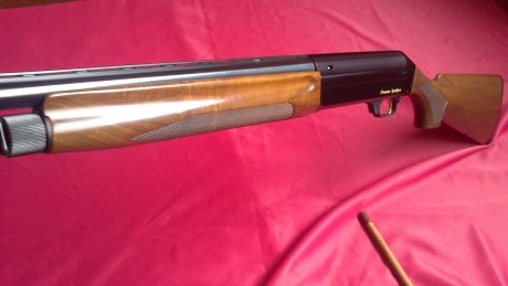Benelli Premiun Superligera, cañón de 66 cm magnum, con sus correspondientes boquillas. Escopeta que lleva 01