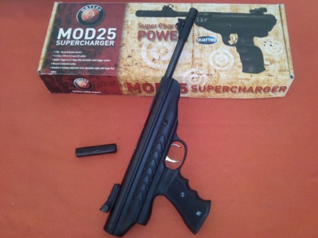 Se vende pistola hatsan de aire comprimido, mono tiro, de alta potencia, del calibre 4,5mm, equipada con 00