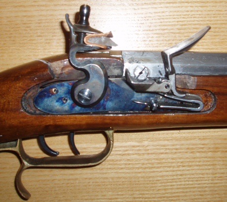 Para los que esten interesados en transformar armas de percusión a chispa, en la casa alemana Stifters-gunflints.de, 160