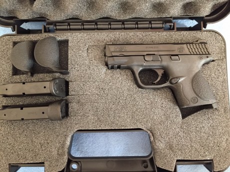 Un compañero mio vende una SMITH & WESSON MP9 COMPACT del calibre 9mm. parabellum, completamente nueva 01