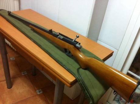 Muy buenas un buen amigo mio vende esta excepcional carabina.
Se trata de una carabina española, 1819 02