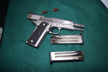 Pongo a la venta esta magnifica pistola 1911, estupenda de aspecto y perfecta de uso. Unico dueño. Ideal 30