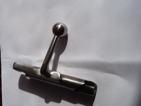 Buenas tardes
Pongo en venta una maneta cerrojo curvo para mosin nagant, ya que me sobra ésta.
Su precio 01