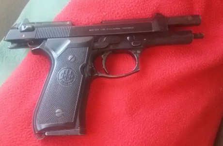 Se vende pistola beretta 92 fs, esta en perfecto estado como se puede ver en las fotos. Esta guiada en 00