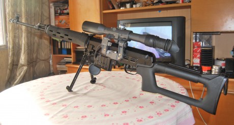 Buenas.

Pues por dejar este calibre y centrarme en los temas Cow Boy cambiaría este rifle por palanquero 02