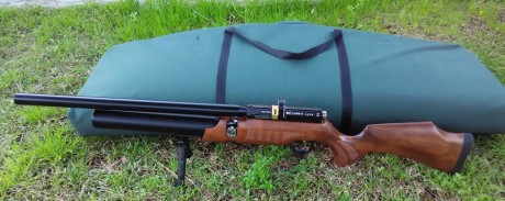 Hola, 
se vende cometa Lynx V10 MKI ,con cargador monotiro y multiro. No tiene ni un rasguño, desde que 02