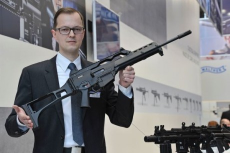 Existe alguna réplica de H&K G36 en .22lr? o hay que hacer como el forero que le puso los plásticos 90