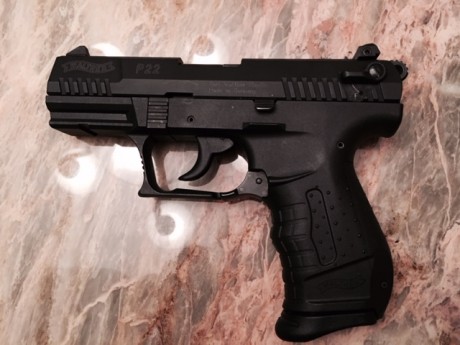 YA ESTA VENDIDA. GRACIAS A LOS INTERESADOS. 


Vendo Walther P22, calibre 22 LR. modelo corto. Con dos 01