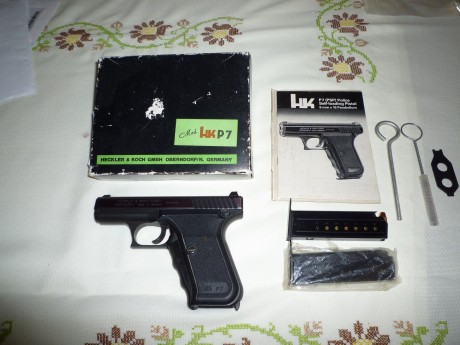 Practicamente nueva, calibre 9 mm Parabellum, dos cargadores, caja, manual y herramientas.

Guiada en 02