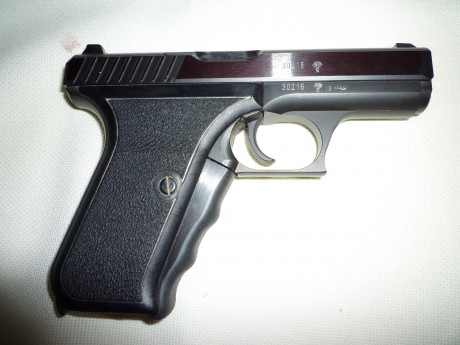 Practicamente nueva, calibre 9 mm Parabellum, dos cargadores, caja, manual y herramientas.

Guiada en 01