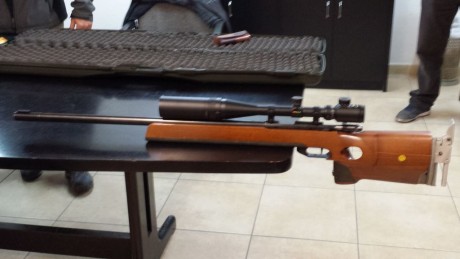 Vendida - Un compañero vende su carabina Anschutz 1813 super match con visor de 32 aumentos o diopter.
 00