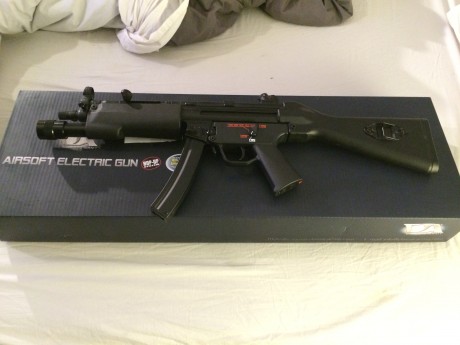 VENDO MP5 A2 CON LINTERNA CLASSIC ARMY + BATERIA Y CARGADOR
Nuevo, muy muy pocos disparos.
Lo vendo por 00