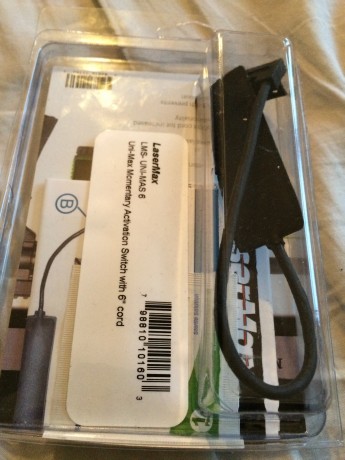 VENDO LASER LASERMAX UNI-ES ROJO PARA PICANTINNY MAS MANDO REMOTO
Nuevo, Montado solo un par de veces 00