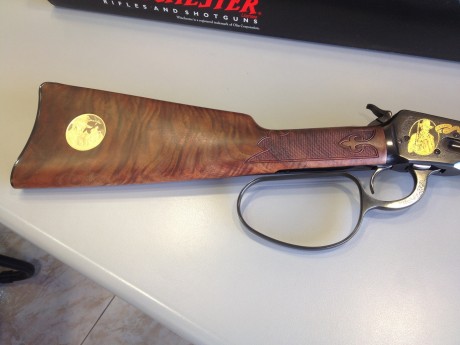 Winchester 92 Conmemorativo 100 años John Wayne: 1.907 - 2007.
  EXCLUSIVO y ÚNICO en España.  

Calibre 11