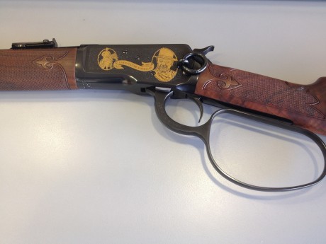 Winchester 92 Conmemorativo 100 años John Wayne: 1.907 - 2007.
  EXCLUSIVO y ÚNICO en España.  

Calibre 21
