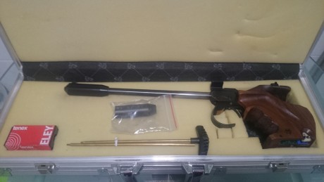 Hola,

vendo pistola libre Morini CM84E, calibre .22, electrónica.

Talla de cacha M.

Con los accesorios 02