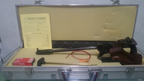 Hola,

vendo pistola libre Morini CM84E, calibre .22, electrónica.

Talla de cacha M.

Con los accesorios 01