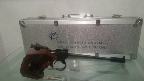Hola,

vendo pistola libre Morini CM84E, calibre .22, electrónica.

Talla de cacha M.

Con los accesorios 00
