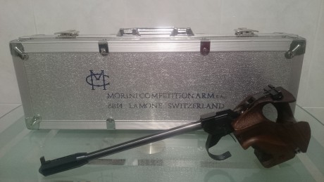 Hola,

vendo pistola libre Morini CM84E, calibre .22, electrónica.

Talla de cacha M.

Con los accesorios 12