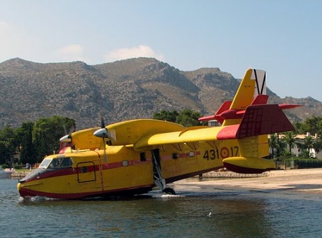 Pues eso, en este hilo pretendo deleitaros como amantes de los aviones de combate que sois muchos, con 52
