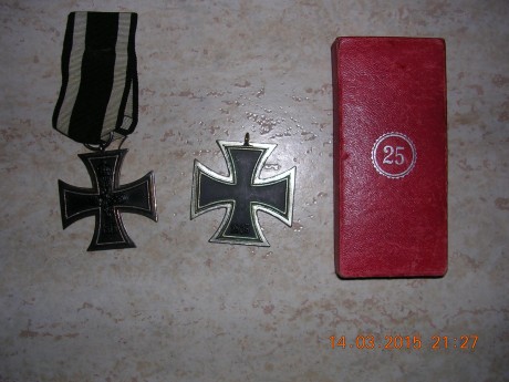 hola,busco medallas alemanas,solo busco dos tipos.1º,cruz de hierro 2ªcategoria,y la otra medalla a los 61
