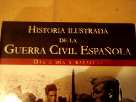 vendo este estupendo libro cuenta por separado cada batalla importante  de la guerra civil española, contadas 00