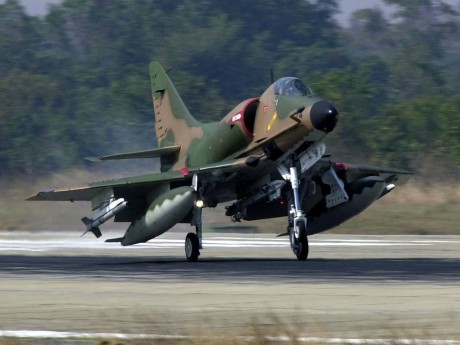 Pues eso, en este hilo pretendo deleitaros como amantes de los aviones de combate que sois muchos, con 71