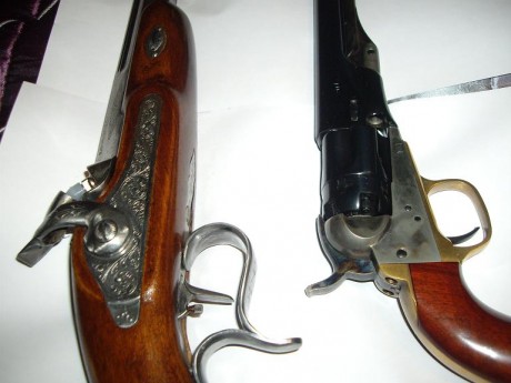 VENDO COLT POLICE 36 1862  6 .5 PULGADAS DE CAÑON  IMPOLUTO

P

 250 euros mas portes el COLT ,,,,,,ESCUCHO 02