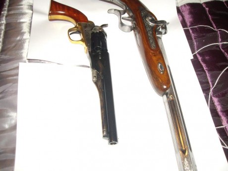 VENDO COLT POLICE 36 1862  6 .5 PULGADAS DE CAÑON  IMPOLUTO

P

 250 euros mas portes el COLT ,,,,,,ESCUCHO 00