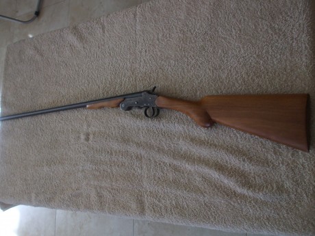 Buenas tardes, quiero vender una escopeta monotiro calibre.410 de la marga EGO.
Es bastante antigua pero 02