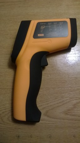Vendo este magnifico termómetro de infrarrojos digital sin uso (Tengo dos), ideal para conocer la temperatura 01