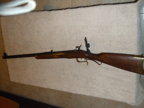 Buenas, pongo a la venta este fusil de avancarga de la casa ardesa, modelo Hawken Woodsman en calibre 01