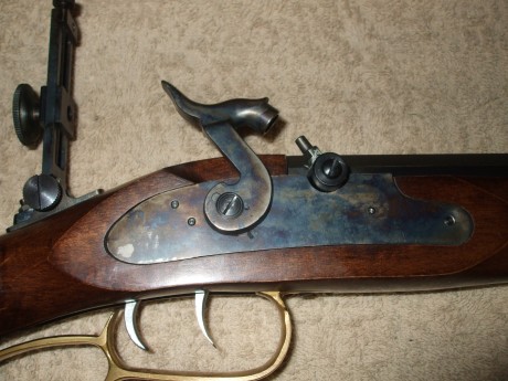 Buenas, pongo a la venta este fusil de avancarga de la casa ardesa, modelo Hawken Woodsman en calibre 10